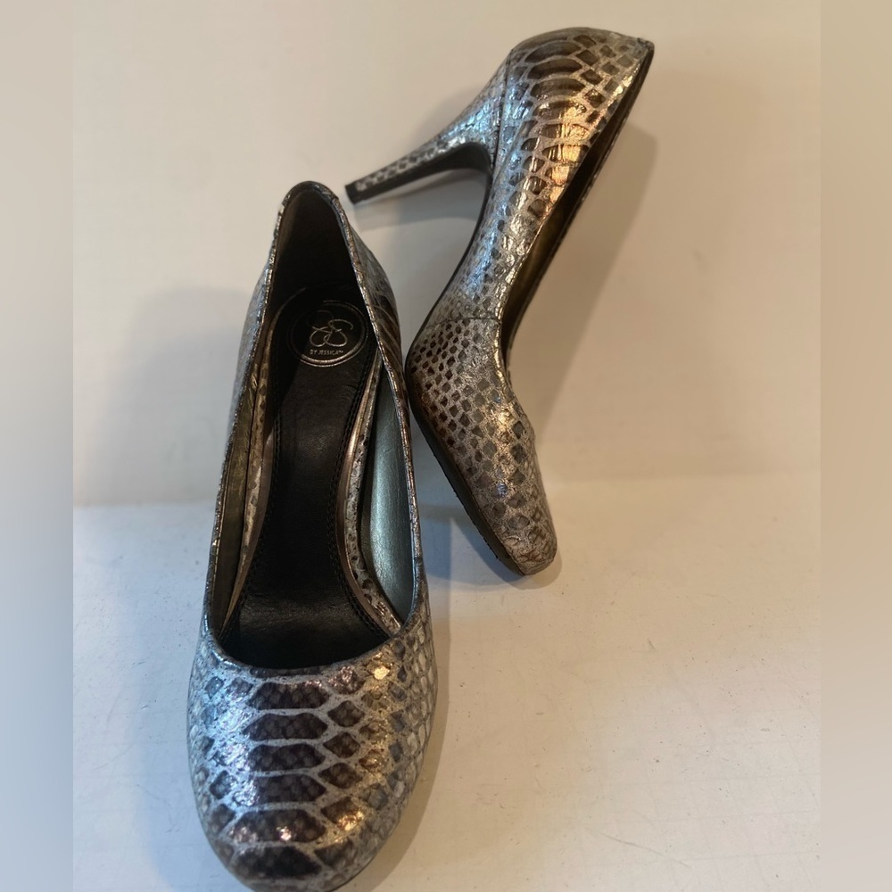 Jessica Simpson~Metallic Silver/Bronze~Snakeskin~Faux Leather~Pump Heel~Size 8.5